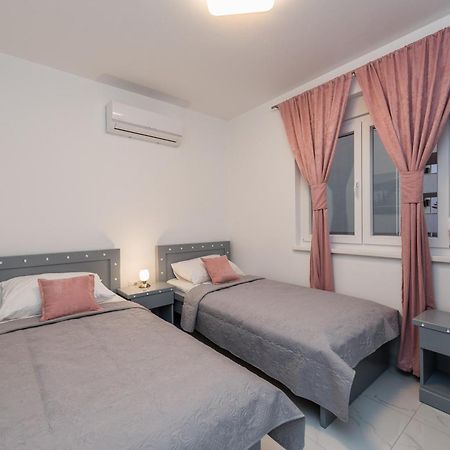 Villa Jana Luxury Apartments ノヴァリャ 部屋 写真