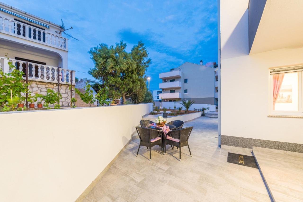 Villa Jana Luxury Apartments ノヴァリャ エクステリア 写真