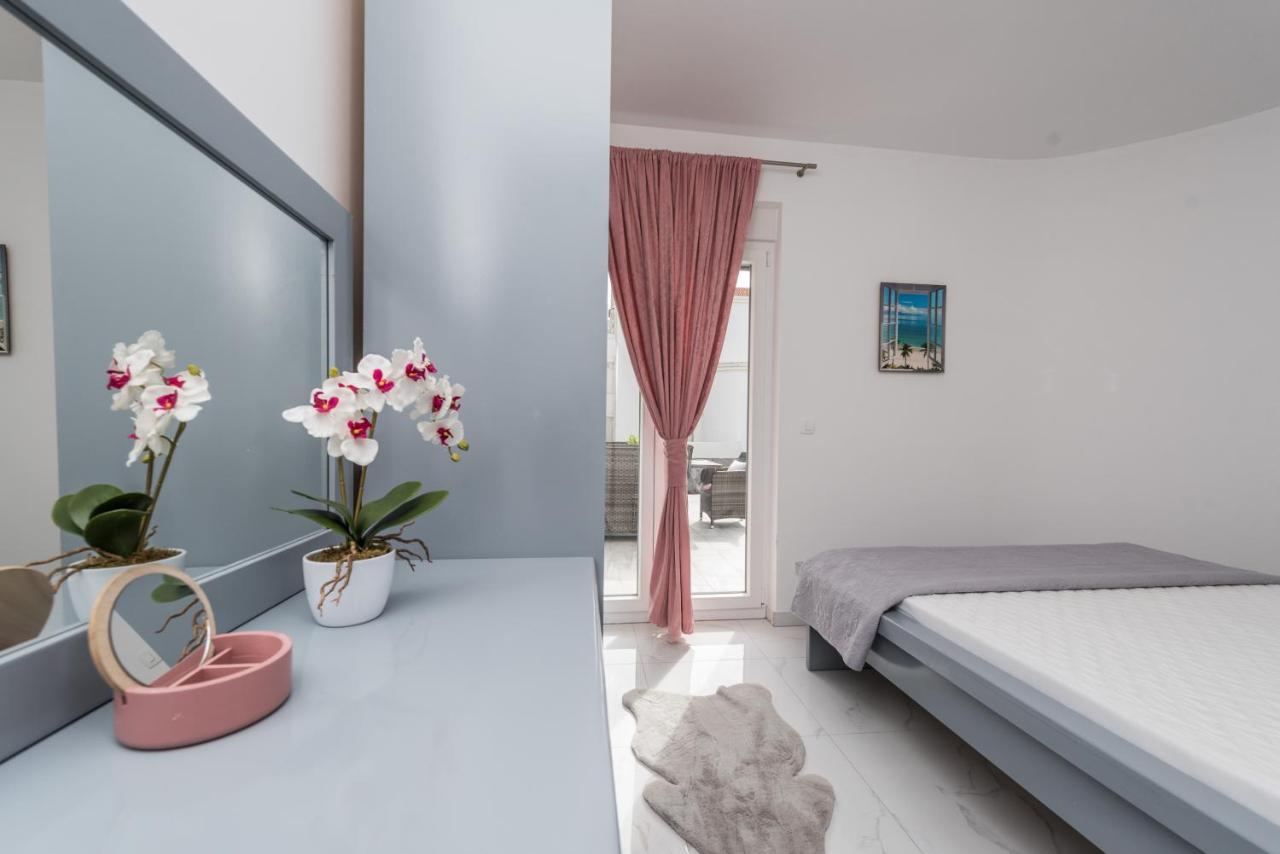Villa Jana Luxury Apartments ノヴァリャ エクステリア 写真