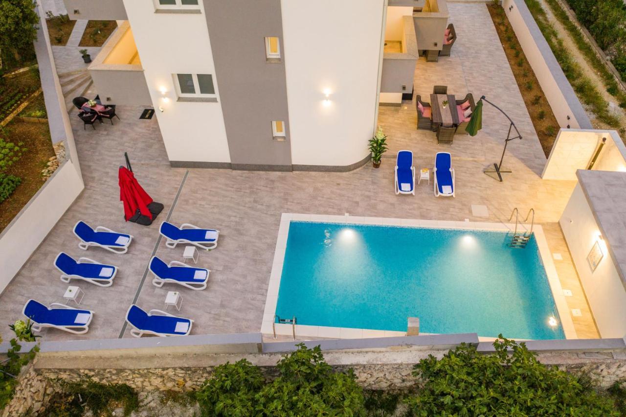 Villa Jana Luxury Apartments ノヴァリャ エクステリア 写真