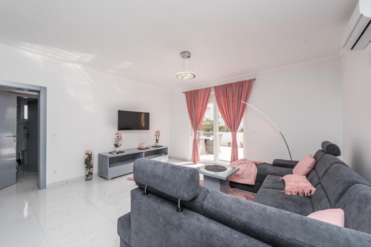 Villa Jana Luxury Apartments ノヴァリャ エクステリア 写真
