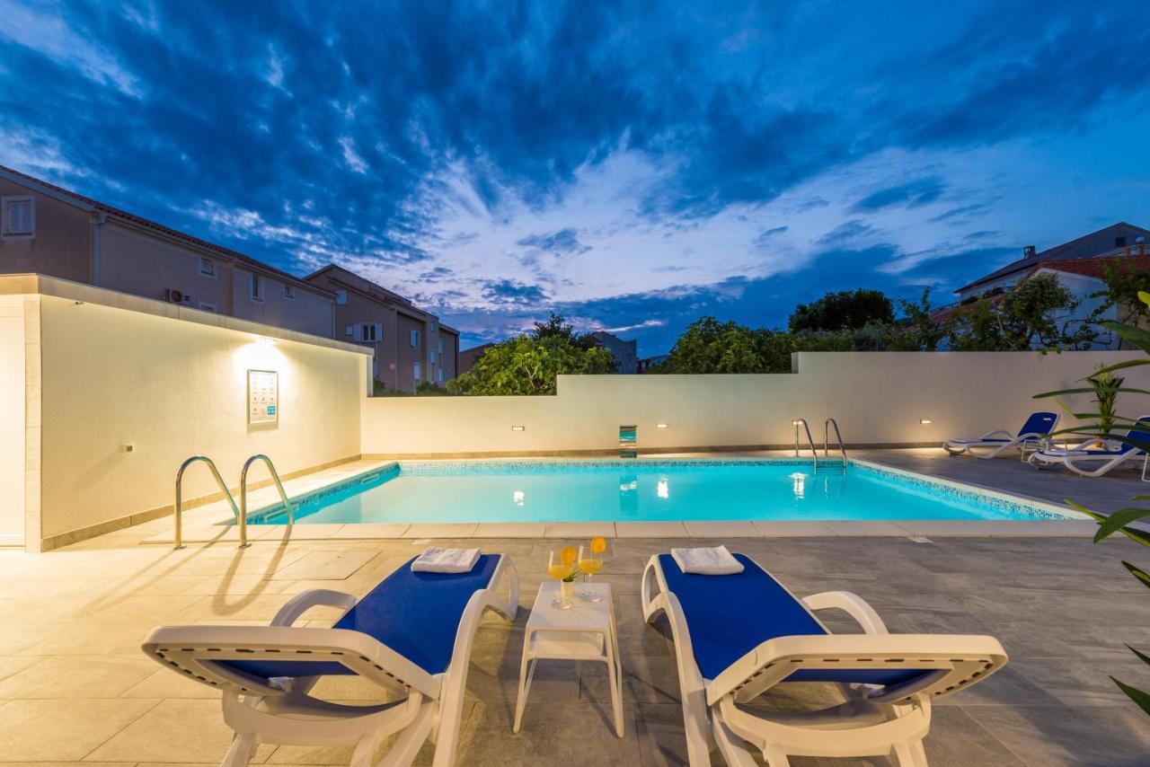 Villa Jana Luxury Apartments ノヴァリャ エクステリア 写真
