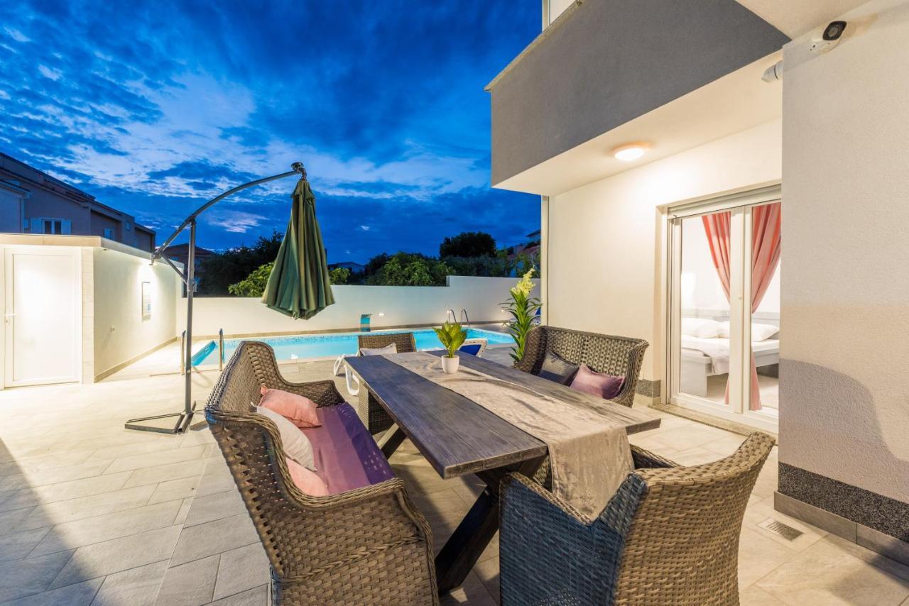 Villa Jana Luxury Apartments ノヴァリャ エクステリア 写真