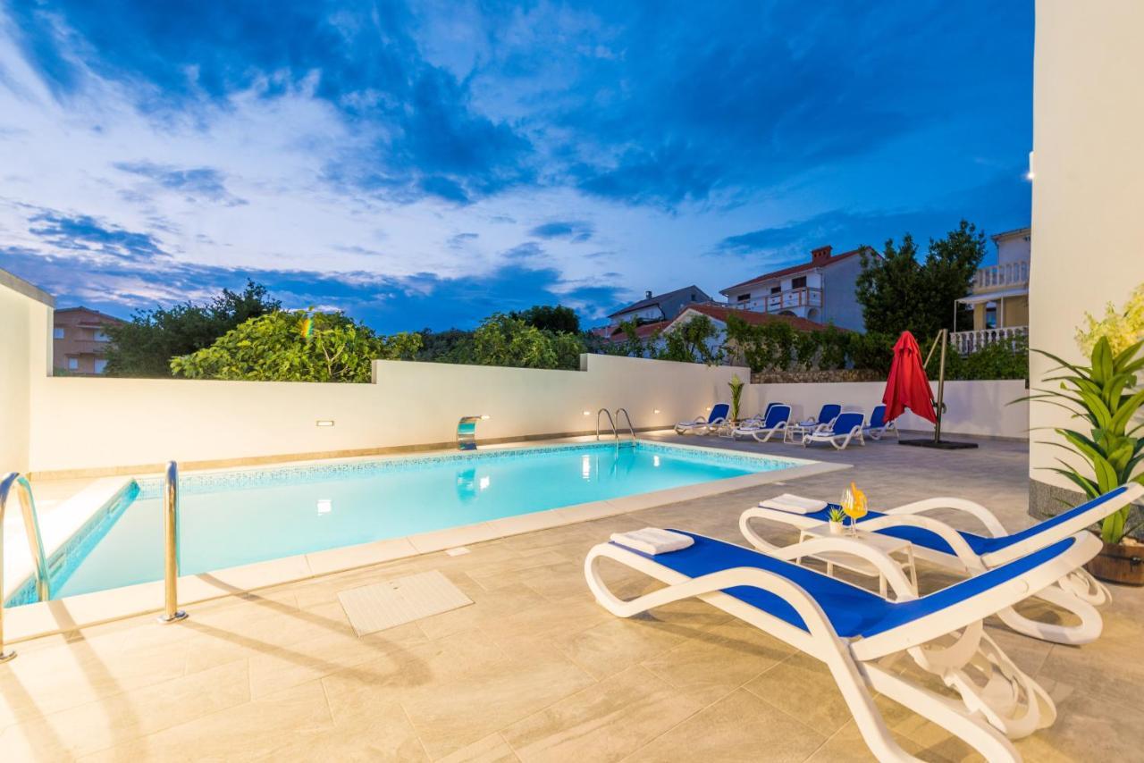 Villa Jana Luxury Apartments ノヴァリャ エクステリア 写真
