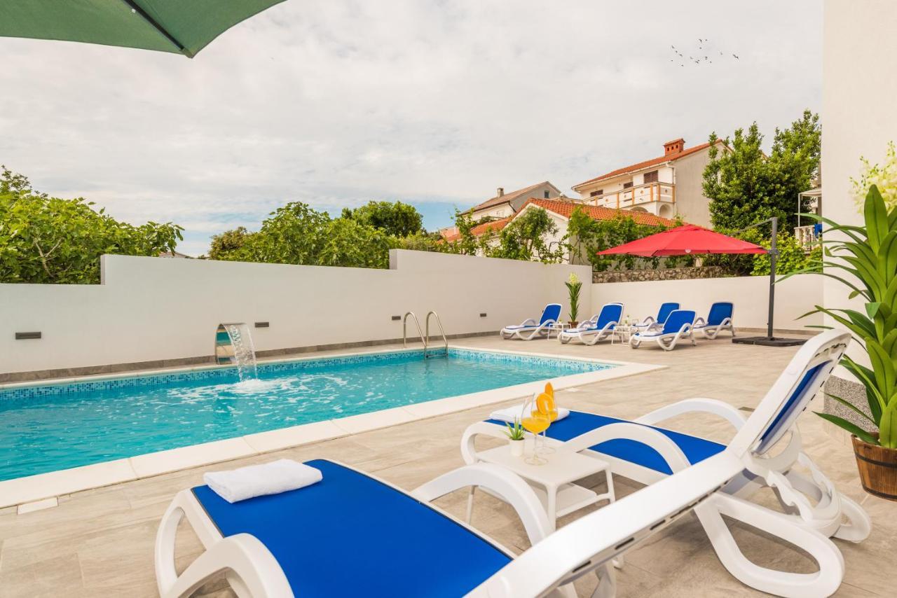 Villa Jana Luxury Apartments ノヴァリャ エクステリア 写真