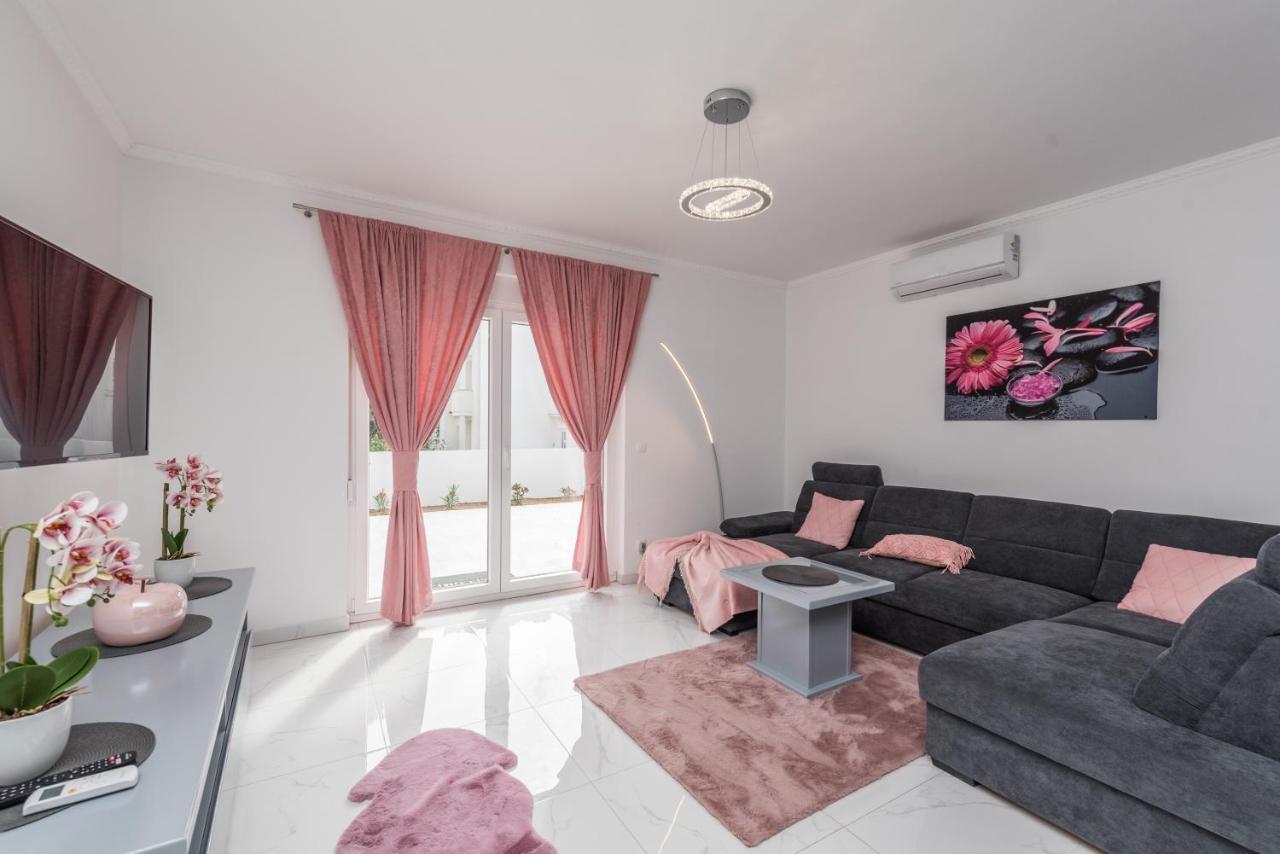 Villa Jana Luxury Apartments ノヴァリャ エクステリア 写真