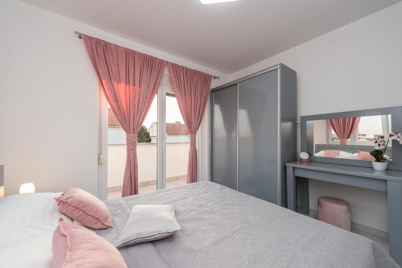 Villa Jana Luxury Apartments ノヴァリャ エクステリア 写真