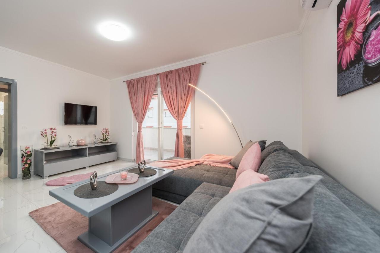 Villa Jana Luxury Apartments ノヴァリャ エクステリア 写真