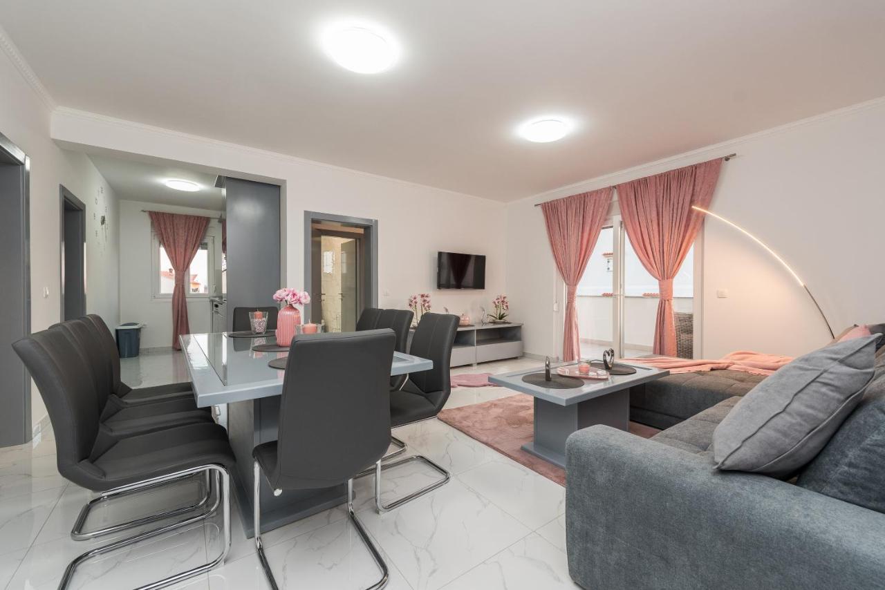Villa Jana Luxury Apartments ノヴァリャ エクステリア 写真