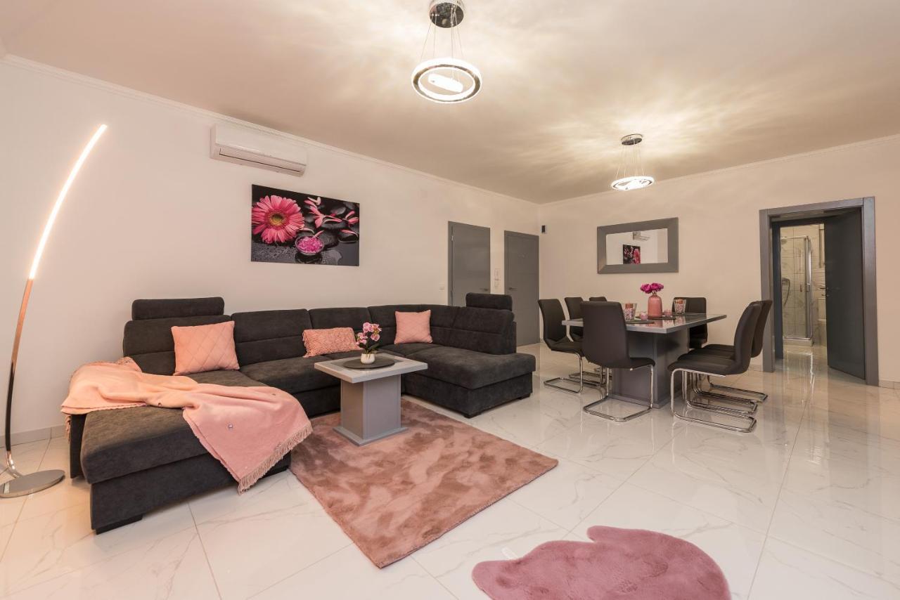 Villa Jana Luxury Apartments ノヴァリャ エクステリア 写真